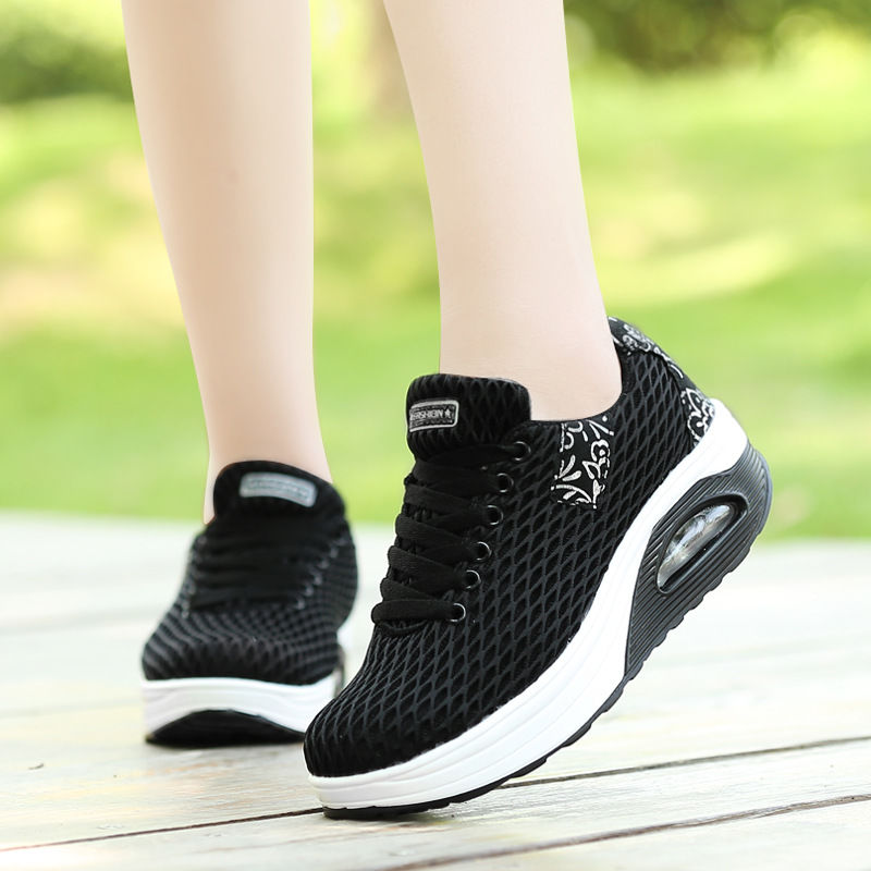 怪不得，上海女人都不穿高跟鞋，今年最火爆的6款，舒适洋气