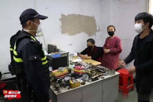 会儿■江苏苏州:“在村口,我没敢走上去,只远远看了会儿……”