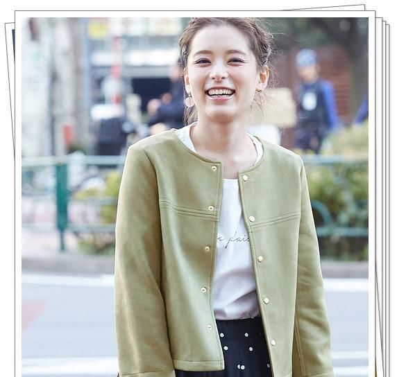  『女人味』小小的翠绿色衣服,美女穿出了大大的女人味,太性感了