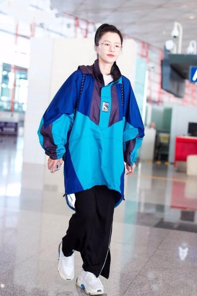 谭维维换上了秋装,网友:今年秋季的流行款,有眼光!