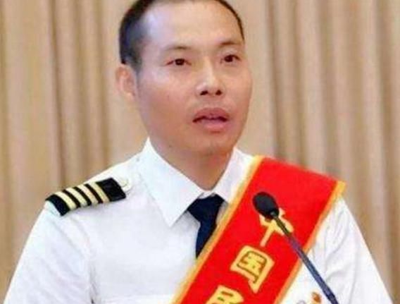 『飞机』《中国机长》受质疑3个场景，事实还是导演瞎编？看看原型怎么说