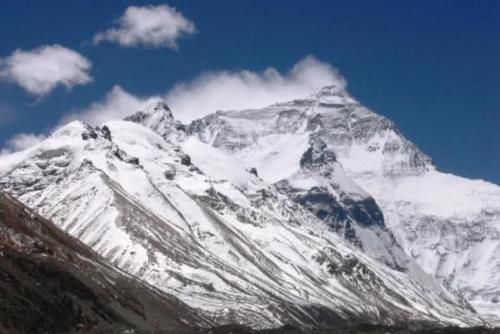 世界最高的山峰，珠穆朗玛峰为何无期限关闭？