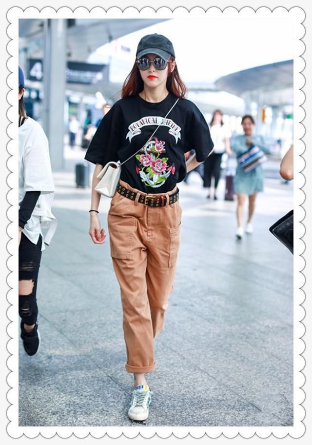 唐嫣172，宋佳173，同穿工装裤，却是大长腿和柯基腿差距？