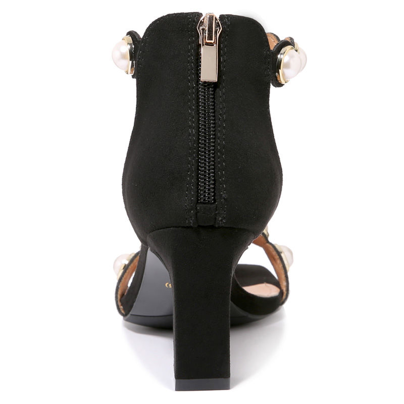 妈妈一眼相中的高跟鞋，气质时髦显高挑，小姨说省吃俭用也要买