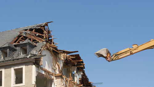  「低调」信阳73套违建别墅拆除，政府竟“低调”巨额补偿，媒体