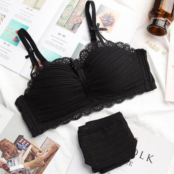 偷偷告诉你,女人一套要穿这样的文胸套装,比普通好看,显女人味