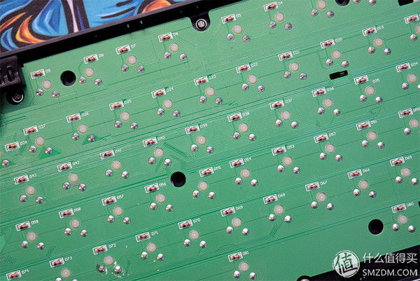 谁说机械键盘就一定吵闹?富勒G900S RGB静音红轴了解一下