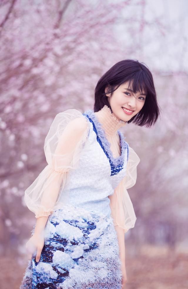 沈月：精致的五官，开朗的性格，清新靓丽，男人心中的那个初恋！