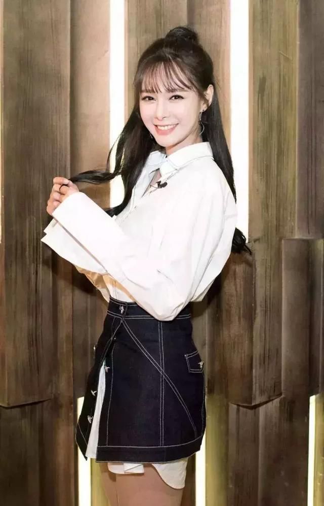 裙里别穿“安全裤”了，现流行这么穿