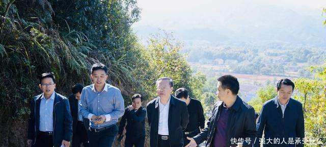 2018年农村新消息村干部要涨工资了，大家怎么看