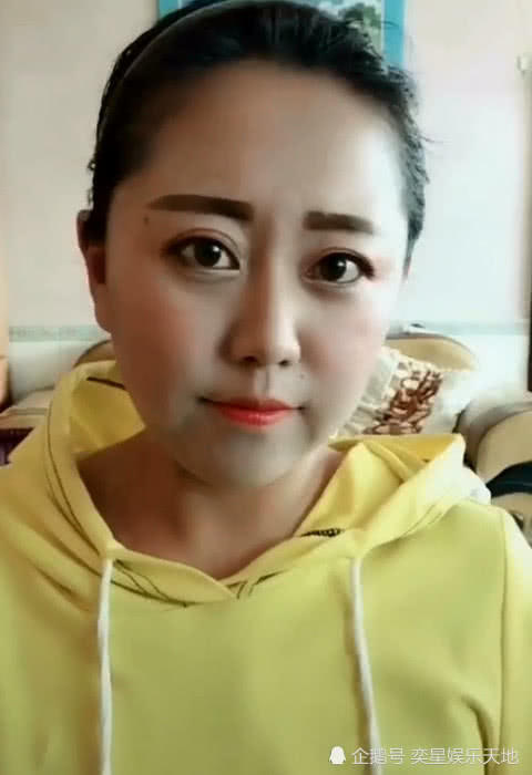 满脸麻子的大妈,妆后秒变小仙女,网友:再也不相信眼睛了!
