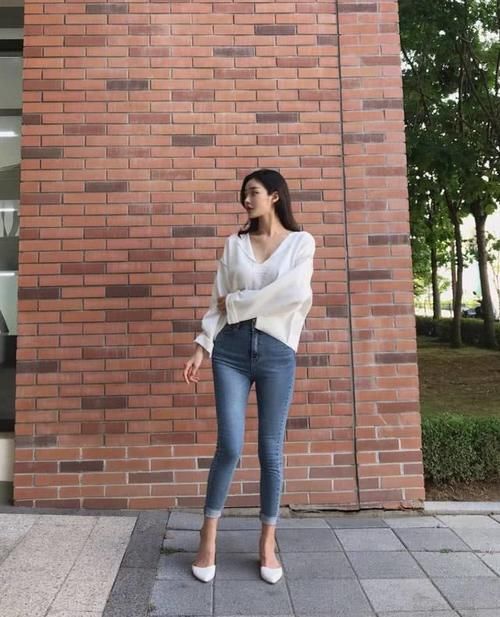  『简直』牛仔裤是这么穿的，你们以前都穿错了，和高跟鞋简直是绝配