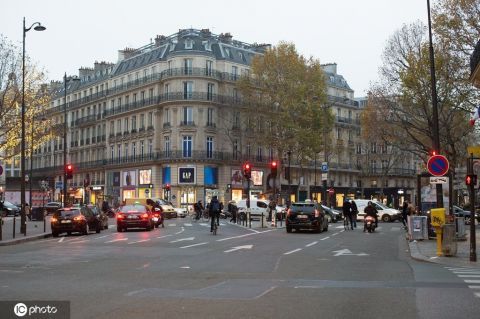  「改革」法国爆发25年来最大规模罢工 国家面临瘫痪