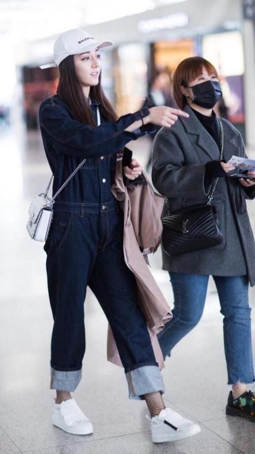 关晓彤提前过冬张子枫红配绿，这次迪丽热巴的衣品也是不敢恭维!