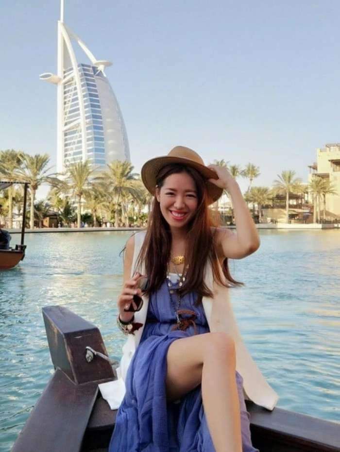 她因耍大牌被封杀, 嫁给大24岁“干爹级人物”, 长得美艳性感!