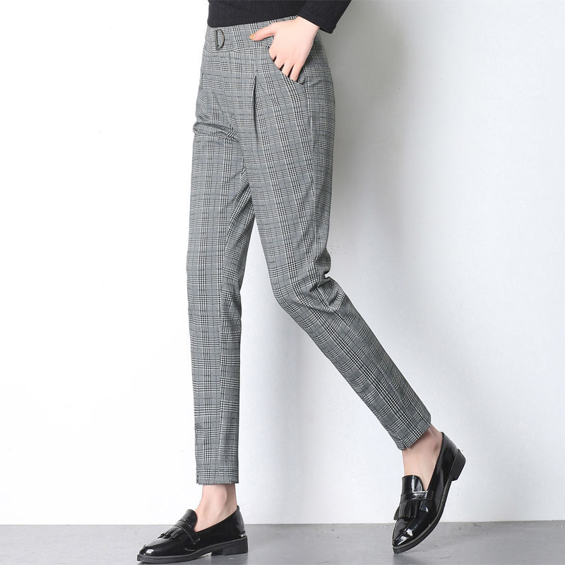 身高不足1米6，入秋后裤子别乱穿!九分烟管裤+马丁靴，巨显高