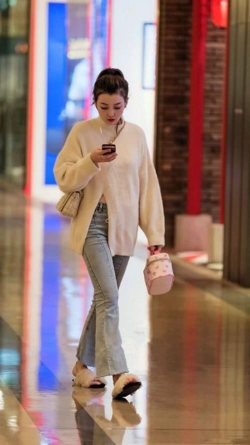  「冬天」人像摄影，冬天穿露脐装街拍，美得像18岁少女