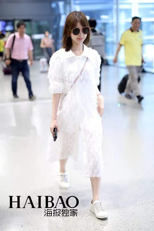 朱亚文女儿这么可爱!关晓彤鹿晗都见过家长了?【海报街拍】