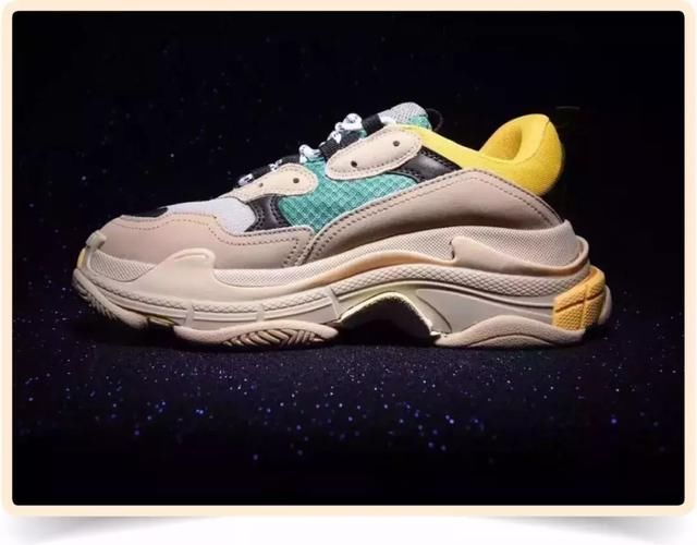 姑娘们，踩我可以，但不能踩我的球鞋