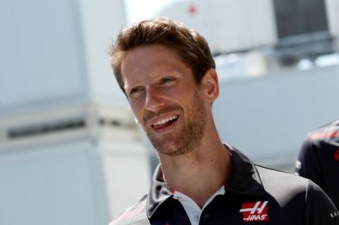 F1西班牙站开局惨烈碰撞 三车严重受损全部退