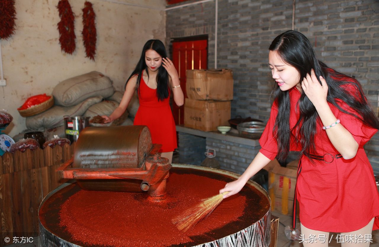 农村创富新方式 这农家手工辣椒面你敢吃?