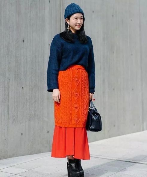  #柿子#“柿子色”容易显脸黄？别担心，这么穿，你就是春天最时髦的崽