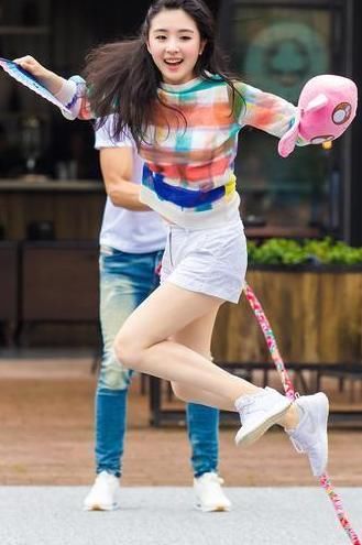 张含韵悄然回归, 曾用“吃肉减肥法”减肥12斤摆脱“胖花”称号