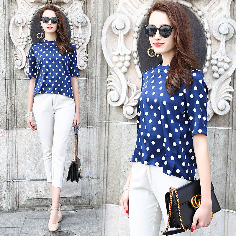 三伏天，越来越多女生在家不穿罩罩，学学下面这样穿。性感又迷人