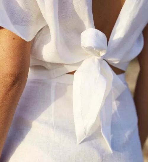 今年夏天巴黎女人都在这样穿，精致又浪漫