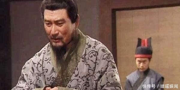  『周瑜』为什么赤壁之战时, 曹操那么多谋士没有一个看出火攻计来的?