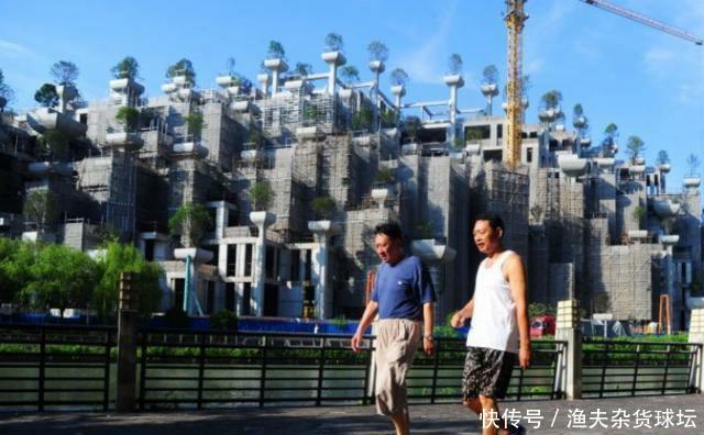  【建筑】上海又现在奇葩建筑 外形像座山种了1000棵树网友称“古