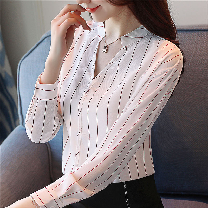 女人出门也别穿裤衩，瞧:这些女人，一个比一个美得腻人