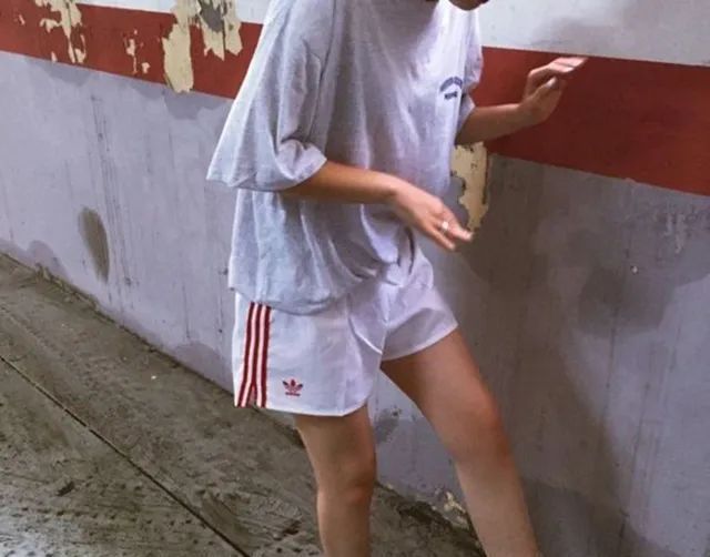  『女人』夏季女人都在穿宽松短袖T恤,百搭舒适又时髦,比雪纺衫更凉爽