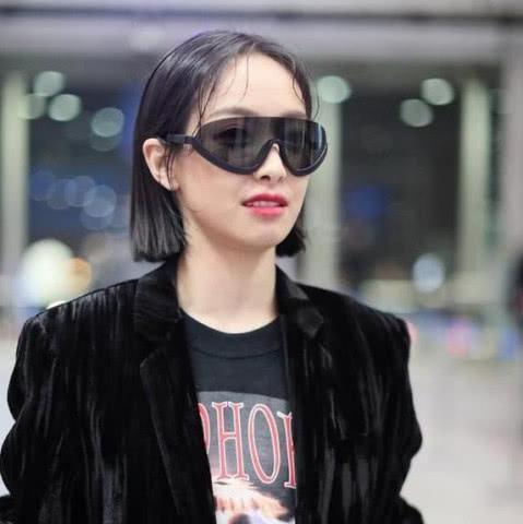 宋茜新造型丑出新高度，头发是几天没洗了，满头的油也是没谁了！