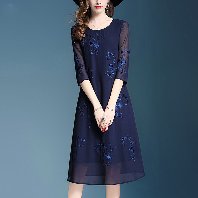 天哪!现在女人好大胆!“透视衫”也敢穿出门，但真的性感又美丽