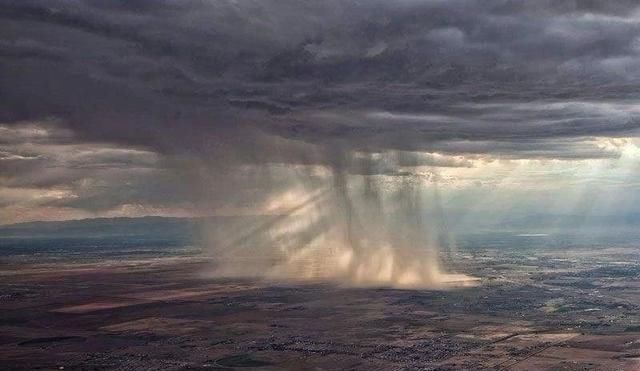 长达1600公里！一条大气河突然给美国这个州带来一个“太湖”