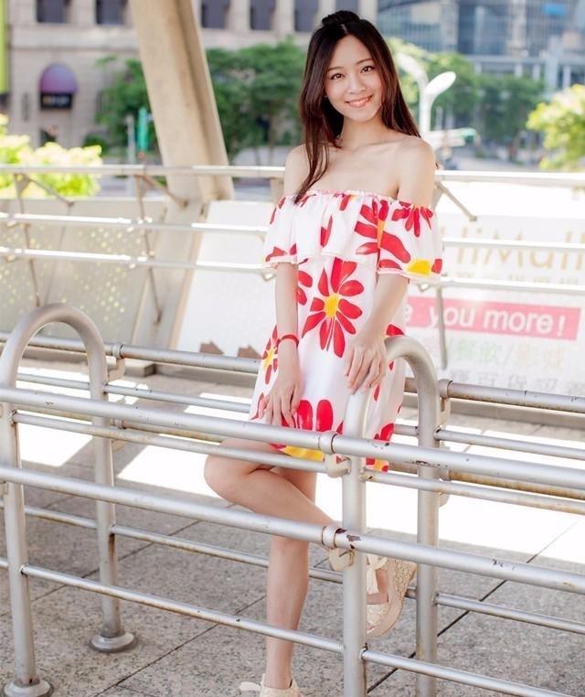『气质』街拍:小姐姐清爽迷人的气质,上身满满的女人味