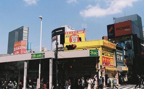  国家：日本这个拥有1万个火车站的国家，纵横交错，一不小心就会