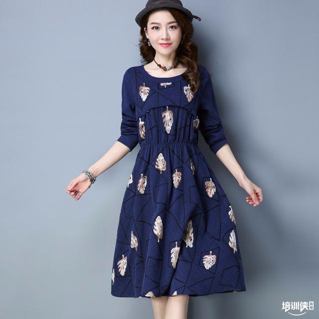 150斤胖女人要会打扮自己，少穿打底裤，学下面这样穿美翻一条街