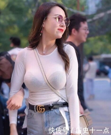 穿衣:美女街拍小姐姐自信的穿衣风格,成功吸引我的注意,你爱吗