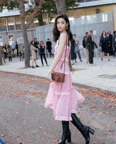 奚梦瑶早年旧照流出, 像刚进城的“傻大姐”, 网友直呼辣眼睛