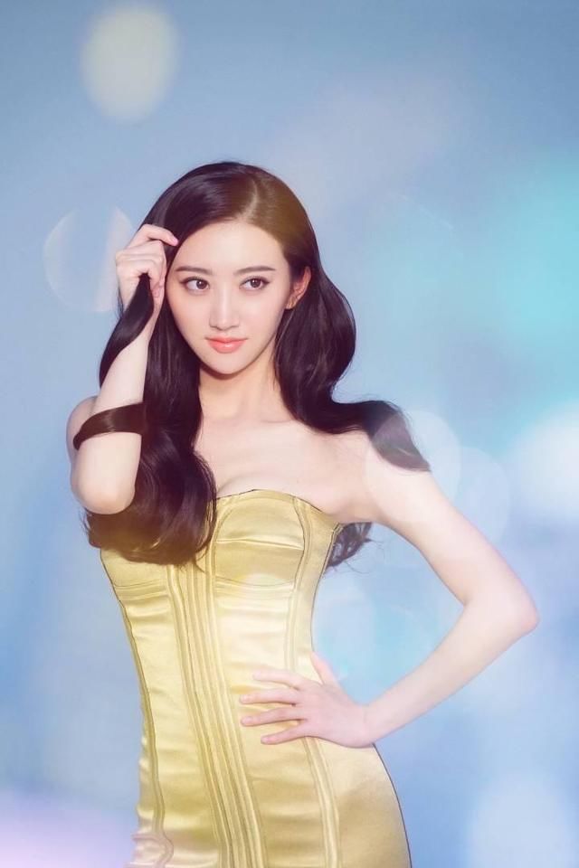 林希喊大伙来收图了，景甜这压箱底的皂片就是好看！