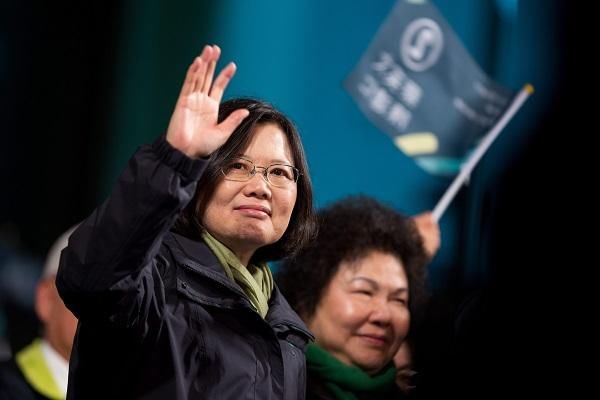  就职|蓬佩奥发表声明祝贺台湾地区领导人蔡英文就职 国防部回应