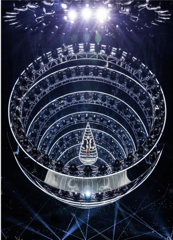 李宇春凭什么跨年压轴