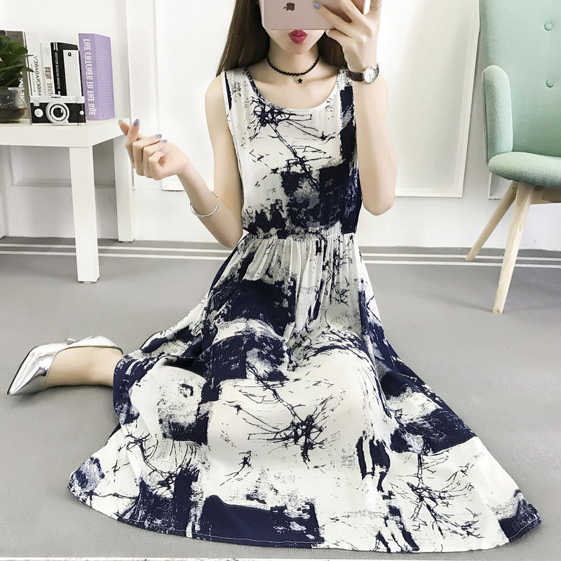 媳妇穿着这身棉绸裙，出门没人喊阿姨，让她偷着乐，确实洋气好看