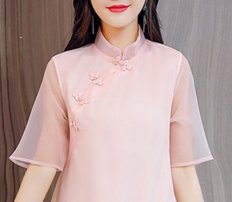 天啊!上班一身优雅迷人的真丝旗袍，太美太显气质了，同事都夸好