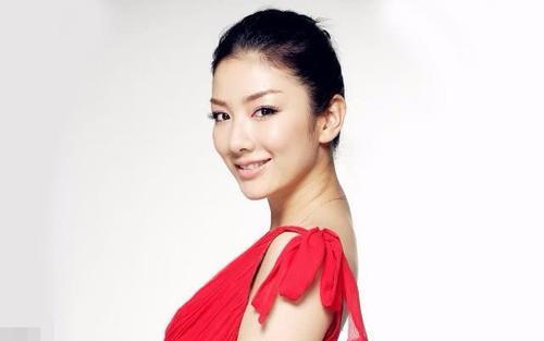 他自爆：与很多女星睡过，因怀孕与黄奕结婚。网友：疯狗一条！