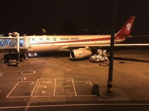  #基础建设#为什么凌晨机票便宜，坐的人却很少？乘客：试一次你