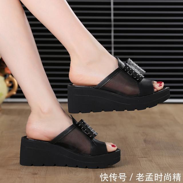 『拖鞋』精美的时尚凉拖鞋,出门逛街穿上它,你是绝对耀眼