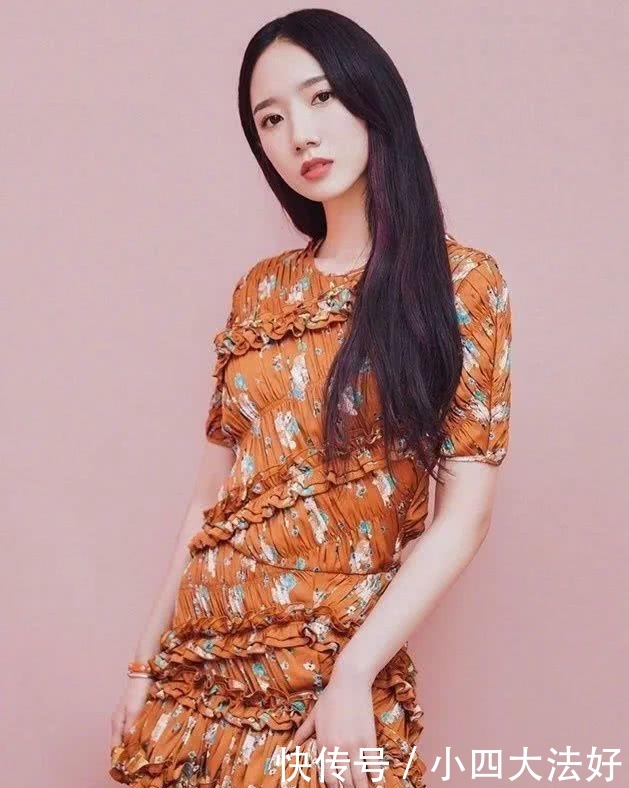  身穿：选条清新的碎花连衣裙 优雅又有女人味 小仙女范十足